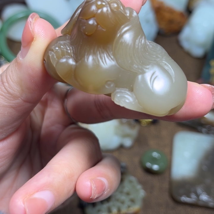 盛***华和田玉未镶嵌颈饰