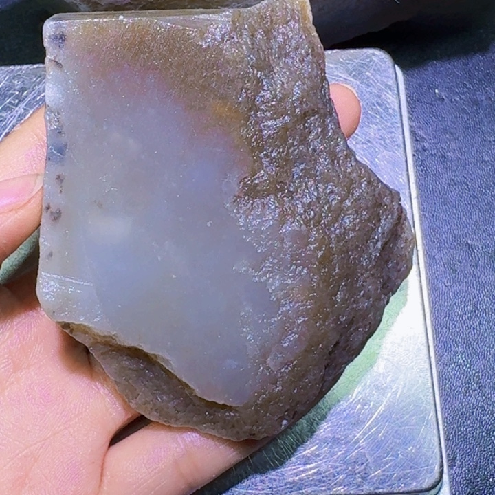 雪***虎未镶嵌和田玉（糖玉）珠宝半成品