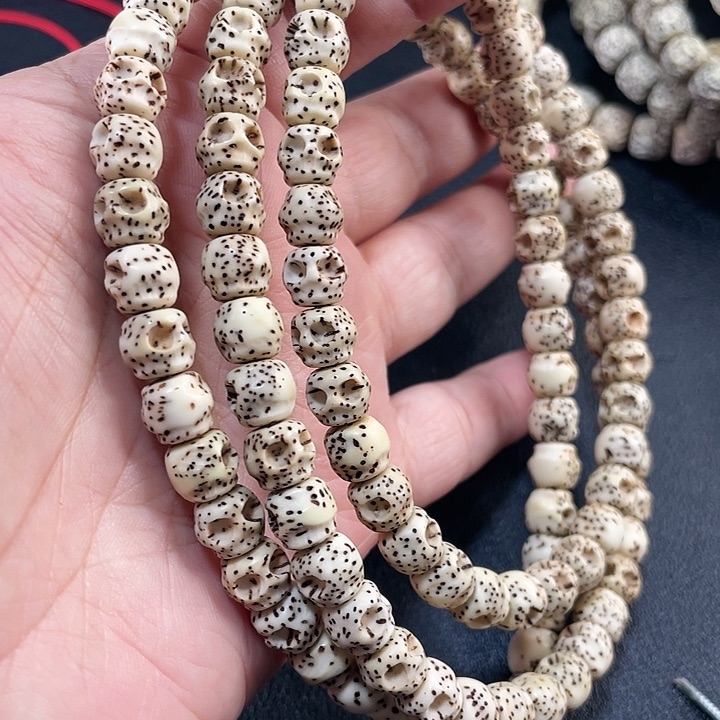 吊坠星月菩提雕刻小骷髅