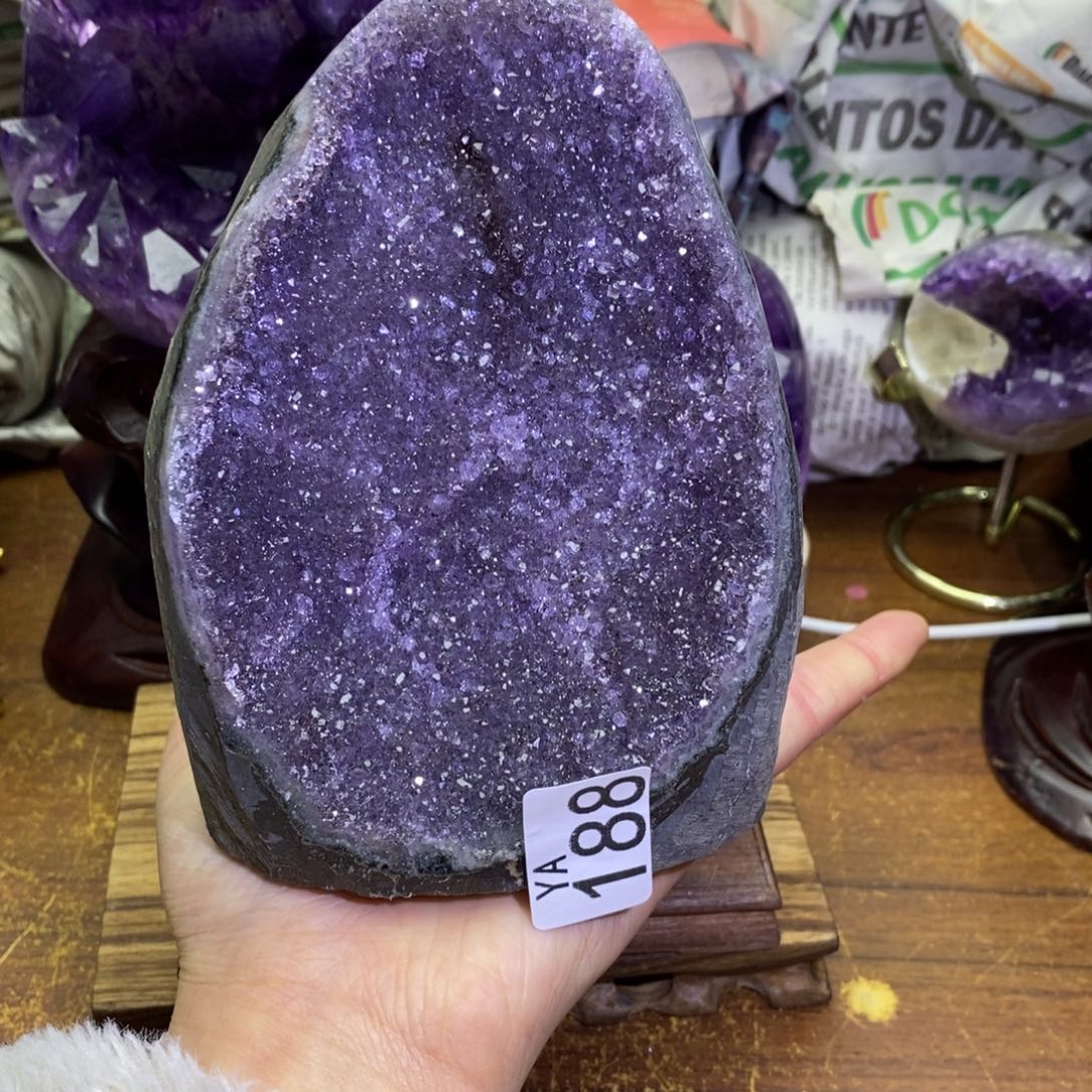 未镶嵌水晶大型摆件（非配饰）