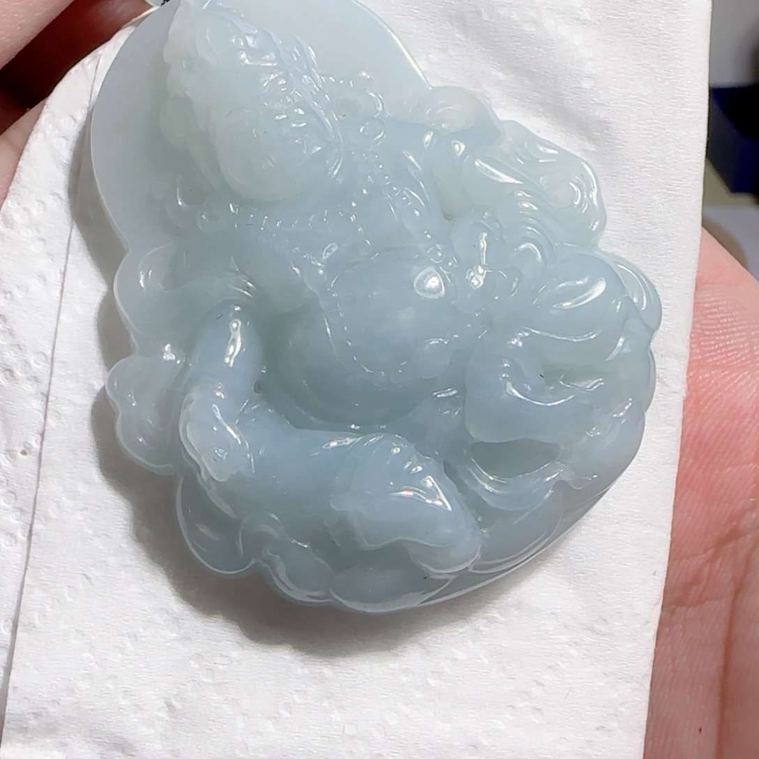 翡翠未镶嵌颈饰财爷