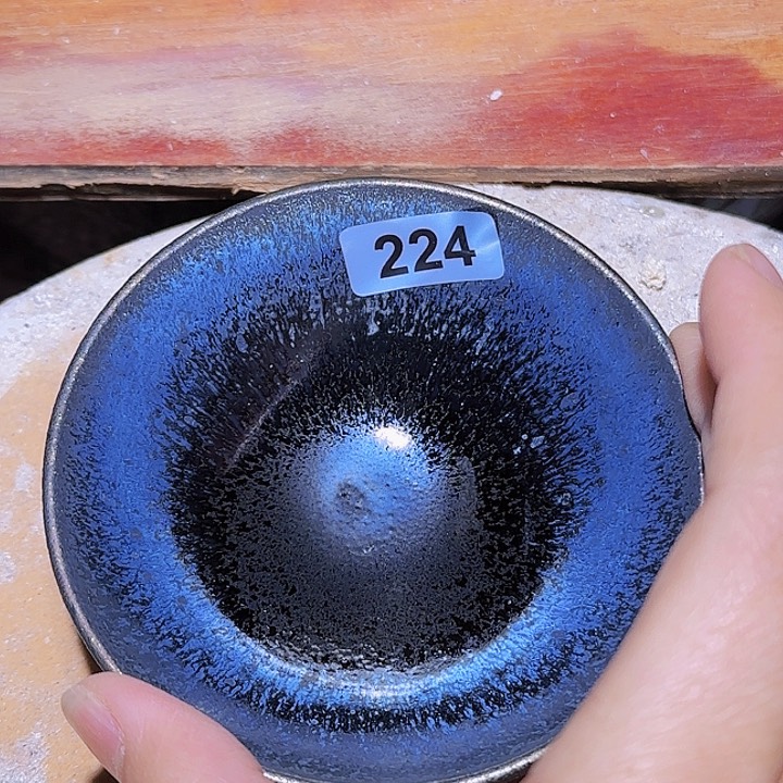 茶盏在一起就是一辈子幸福美满一辈子就足够