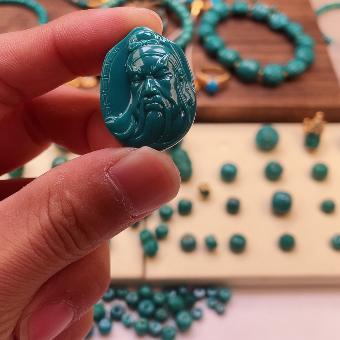 绿松石颈饰未镶嵌