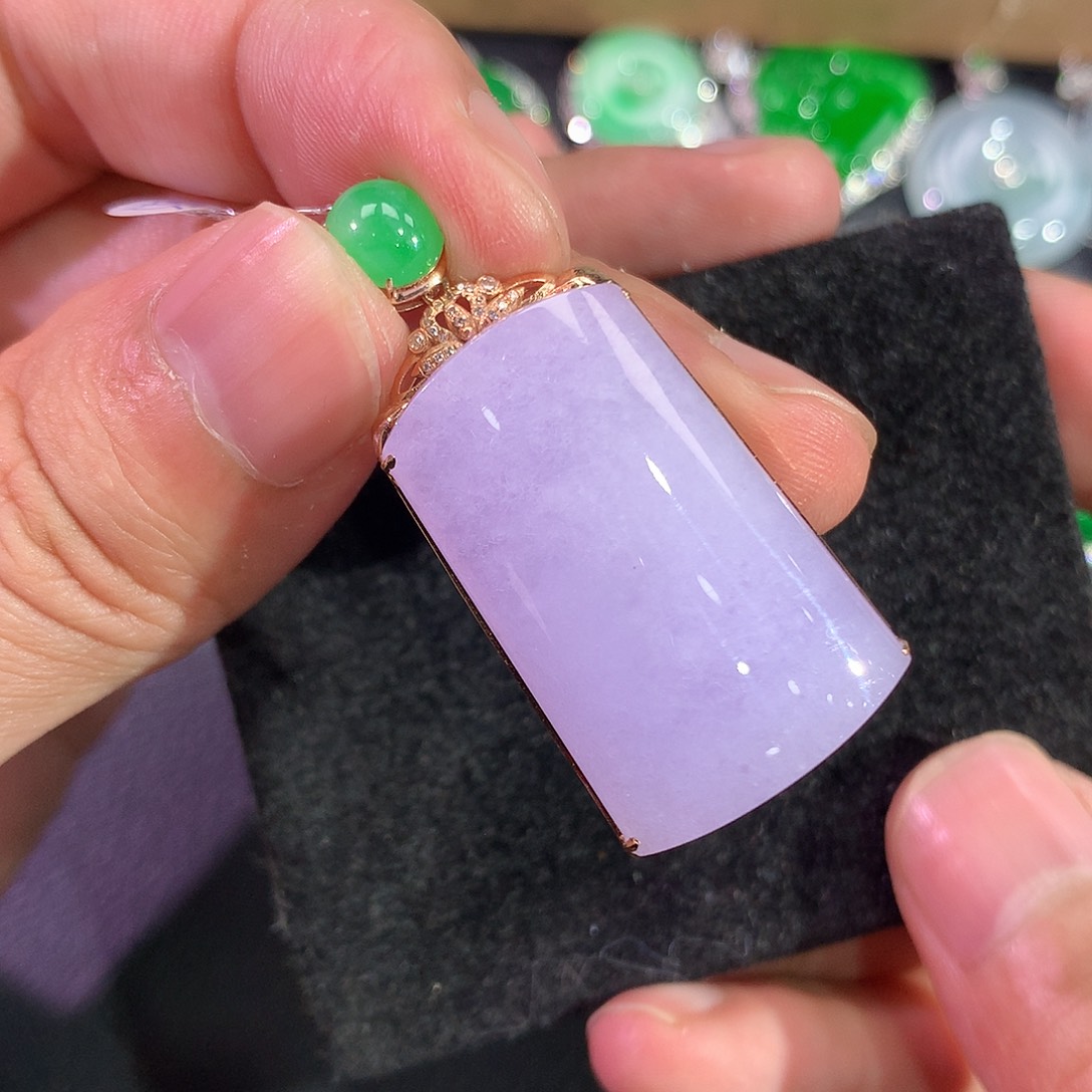 翡翠吊坠(赠链)18K金镶嵌