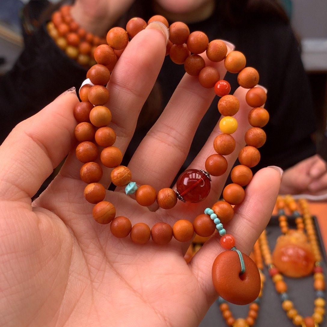 蜜蜡手串未镶嵌多样性发