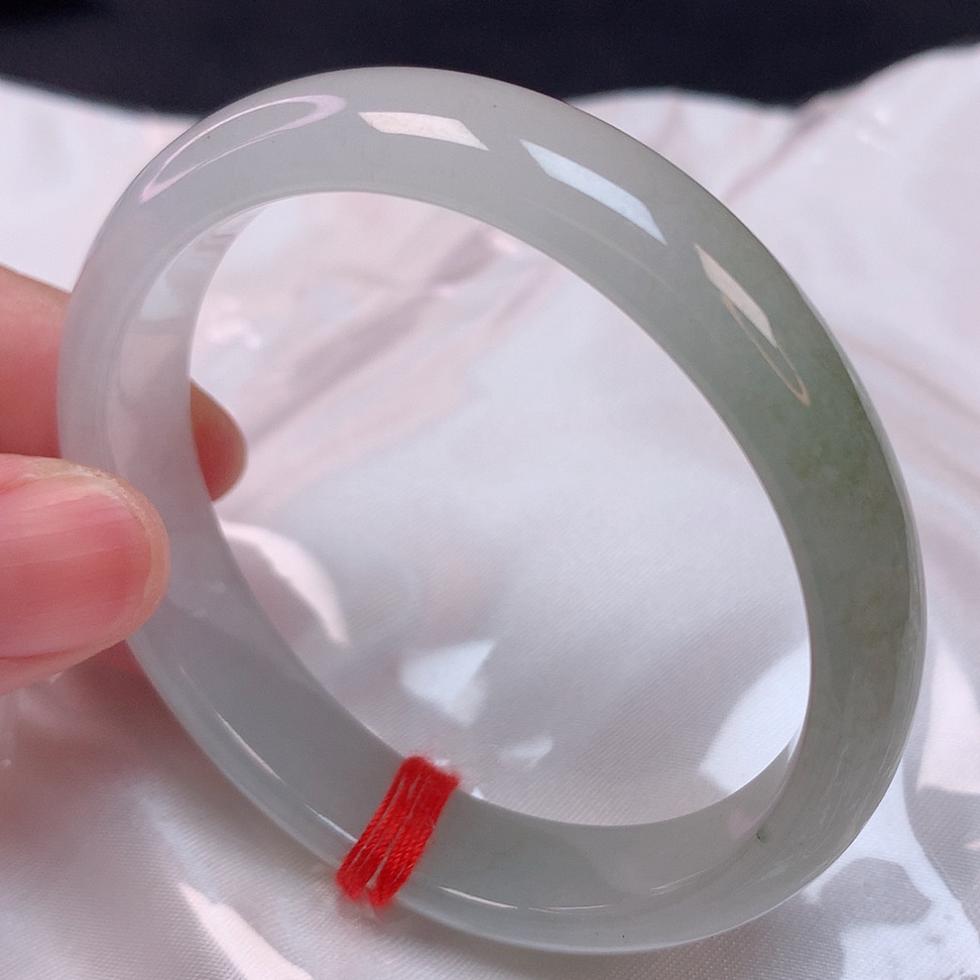 翡翠手镯（贵妃镯）未镶嵌Q55