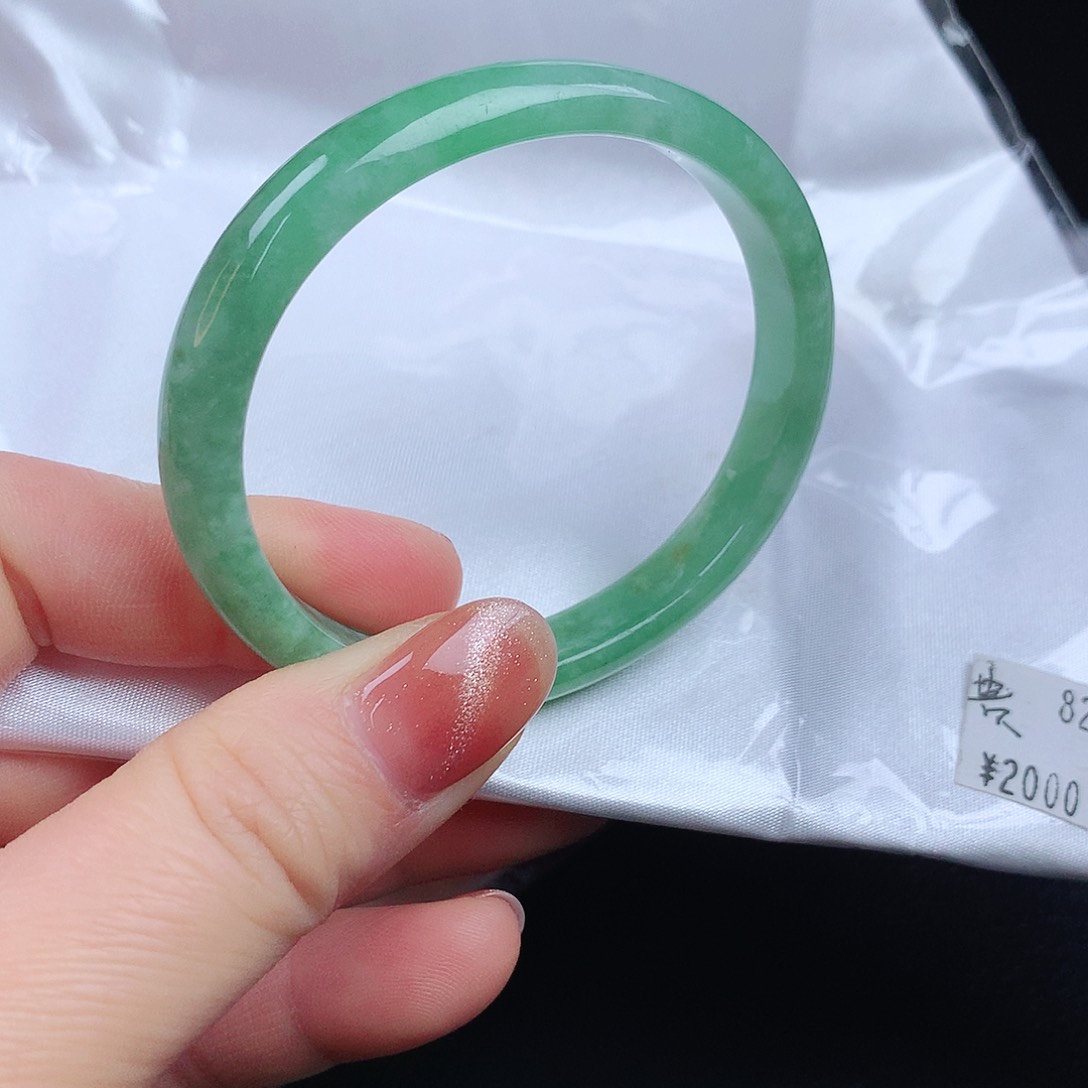 翡翠手镯未镶嵌8272z x c c vv