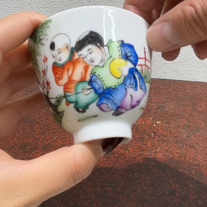 潍***超瓷片精美的陶瓷摆件……