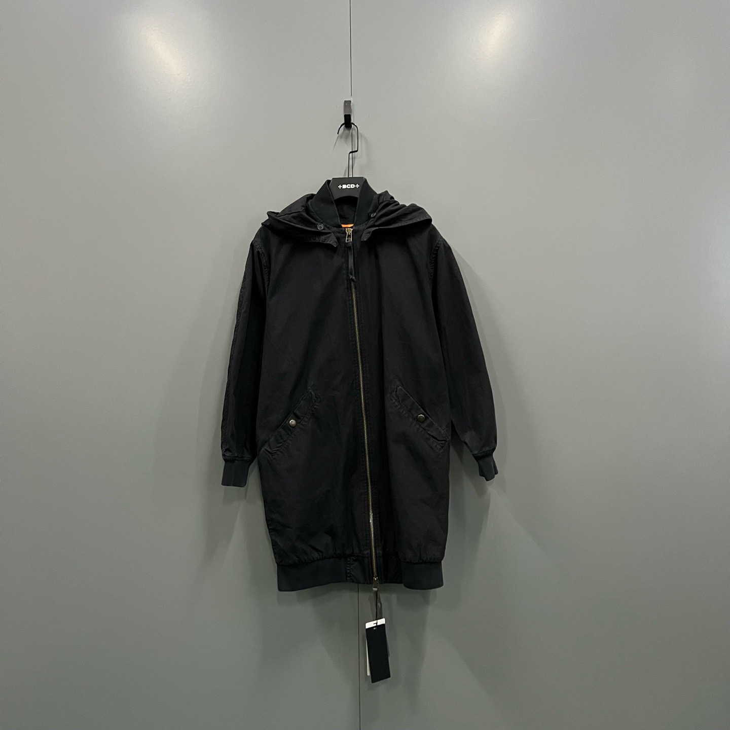 99新 maje jp1226 皮草夫妇 黑色连帽派克大衣 XS 102808