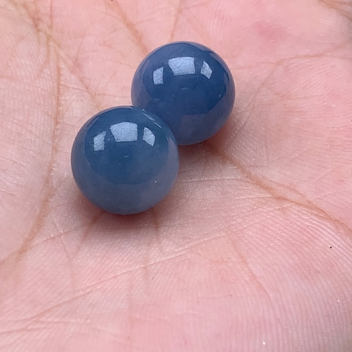 翡翠手镯未镶嵌卡