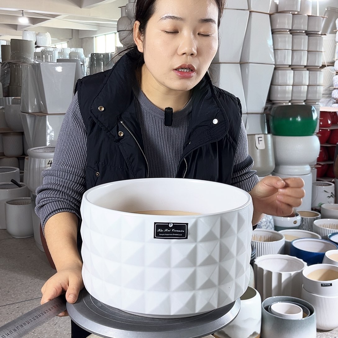 陶瓷口径29.5-18。亚白