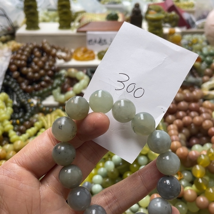 未镶嵌蛇纹石玉手链