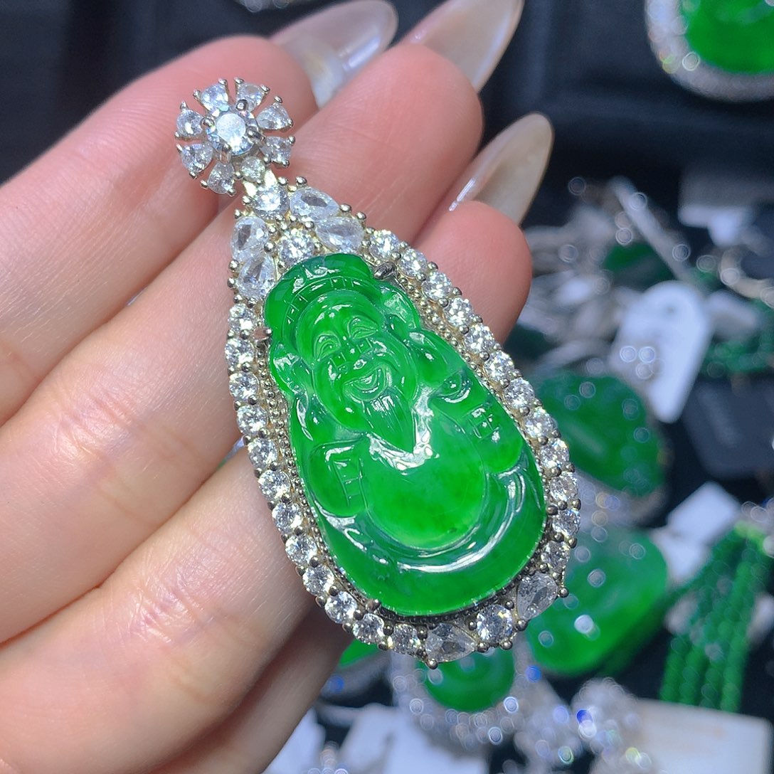 翡翠颈饰银S925镶嵌翡翠