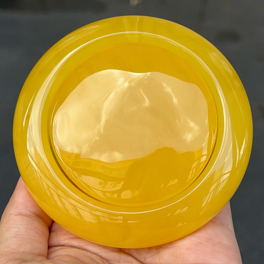 精美鸡油黄蜜蜡手镯60圈口