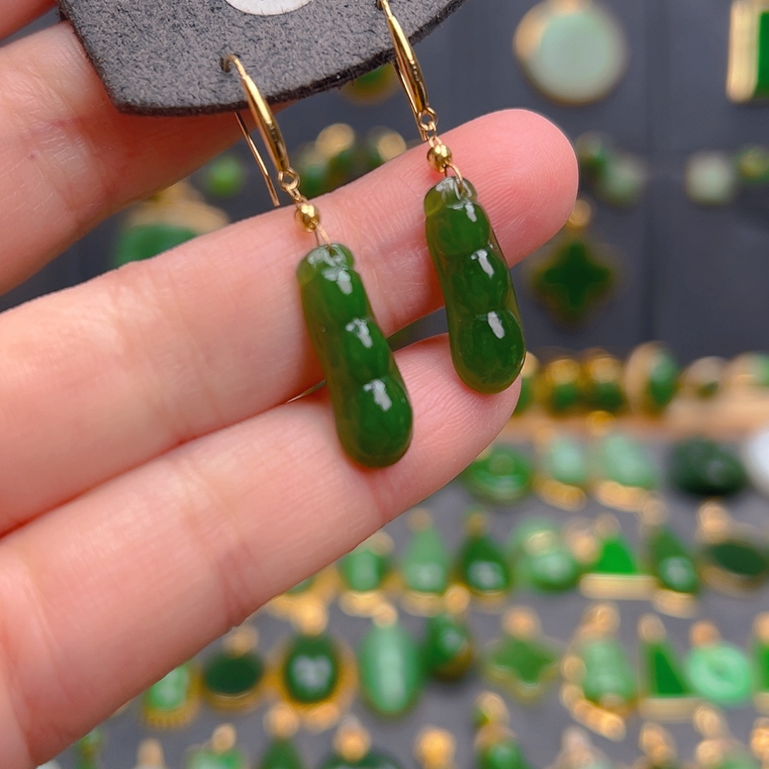 和田玉18K金镶嵌耳饰