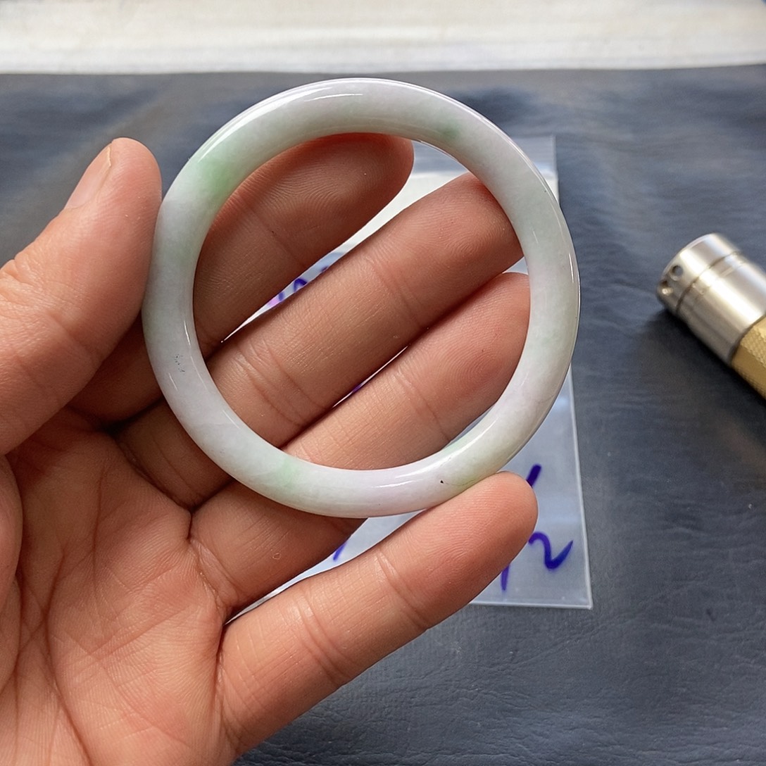 定制翡翠未镶嵌手鐲