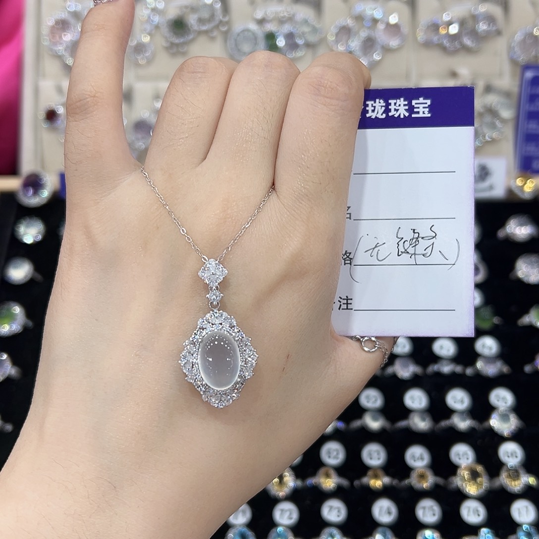 莎****蛇纹石玉银S925镶嵌戒指