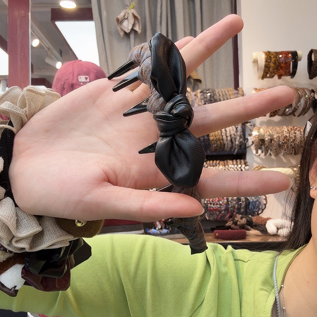 布艺非金属蓝咖格子黑色蝴蝶结皮