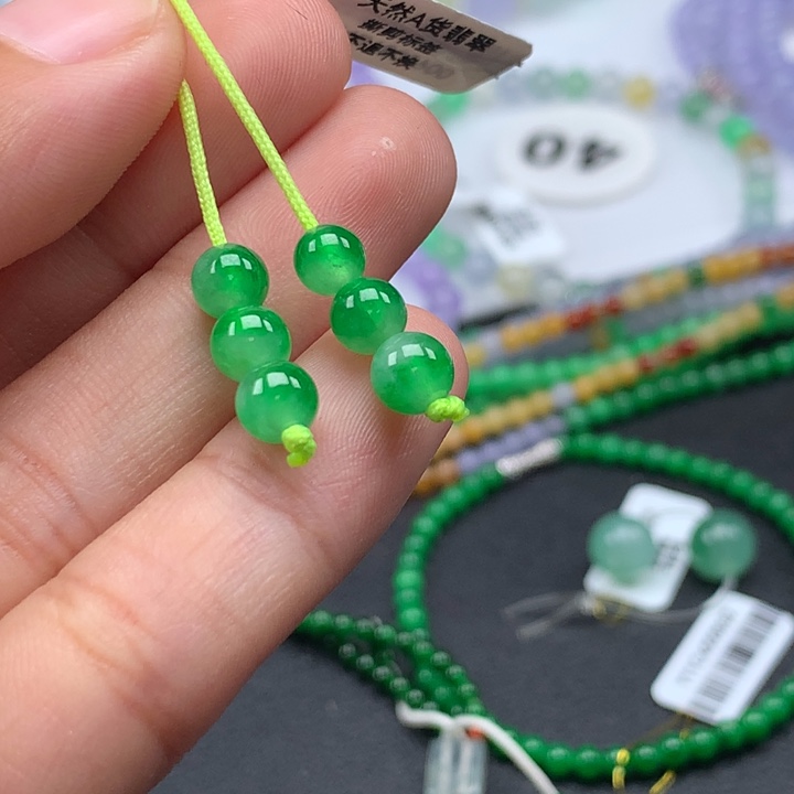 翡翠手镯未镶嵌卡