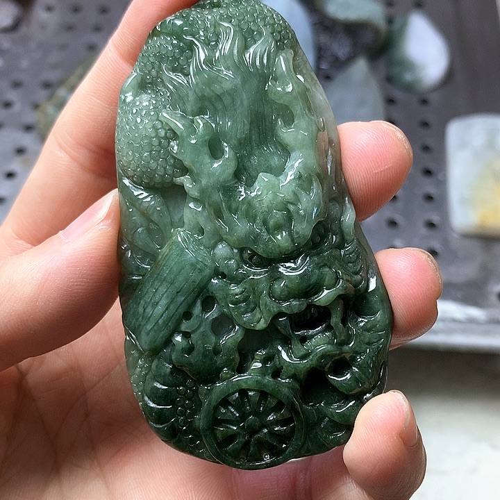 颈饰未镶嵌翡翠缅甸翡翠手工龙牌