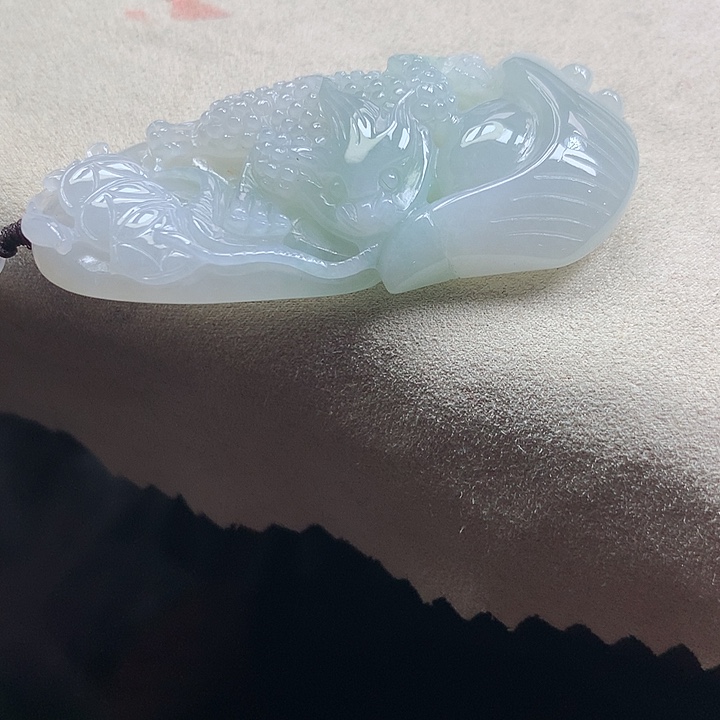 翡翠颈饰未镶嵌吊坠