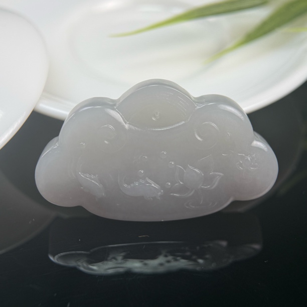 和田玉烟紫平安锁吊坠