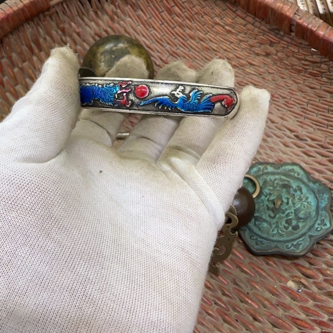 余***友手镯的设计非常精致哦特别