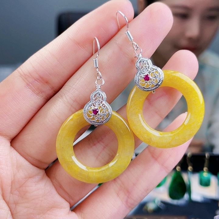 翡翠耳饰未镶嵌饰品