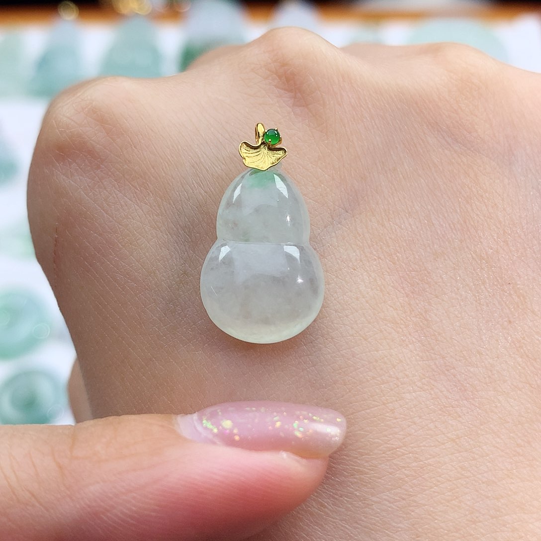 翡翠颈饰18K金镶嵌葫芦