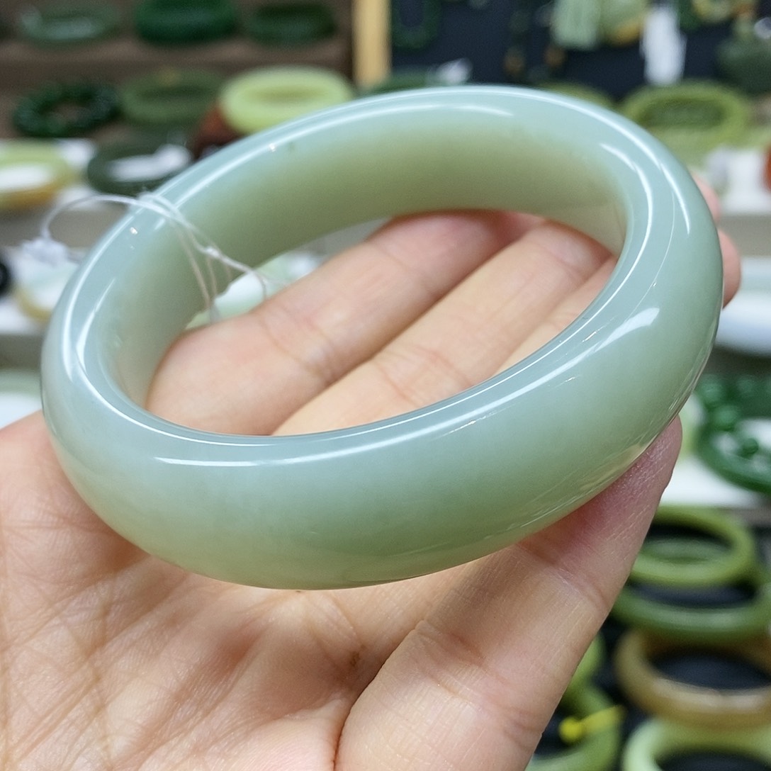 【闪购商品】未镶嵌手镯和田玉