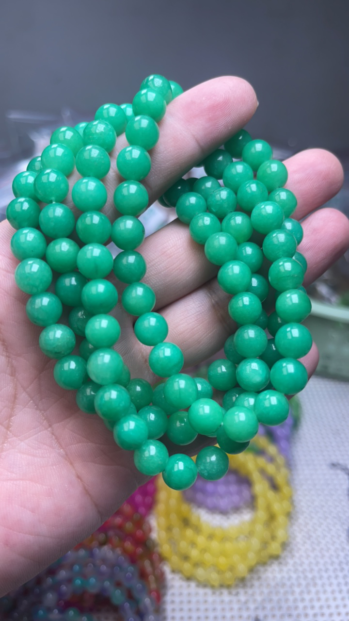 81  8*108 阳绿手串