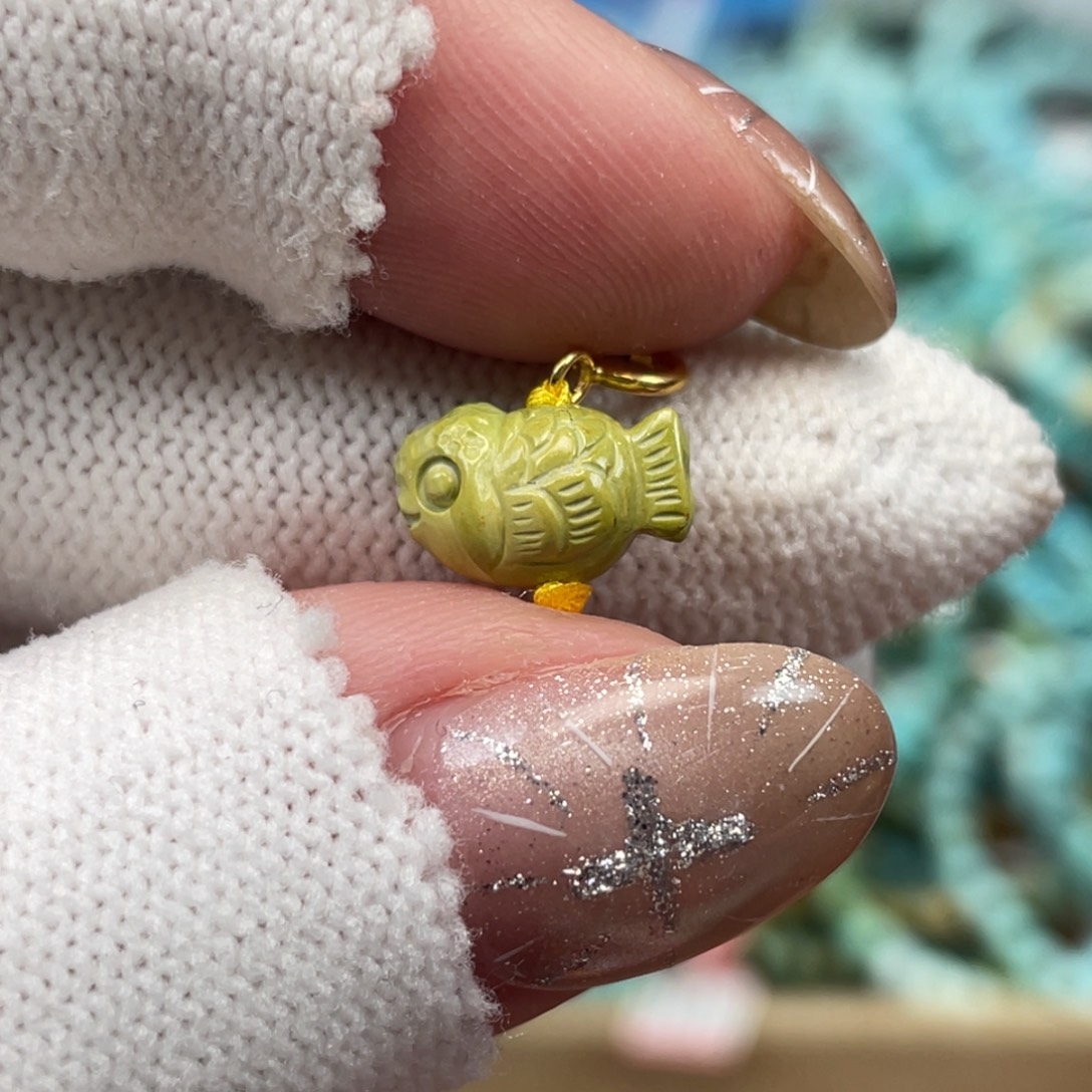 绿松石未镶嵌挂件