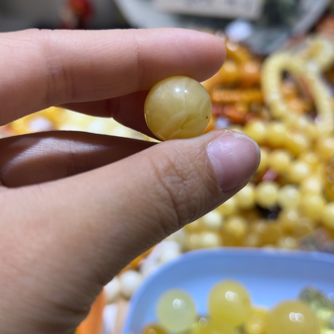 琥珀珠宝奇石未镶嵌