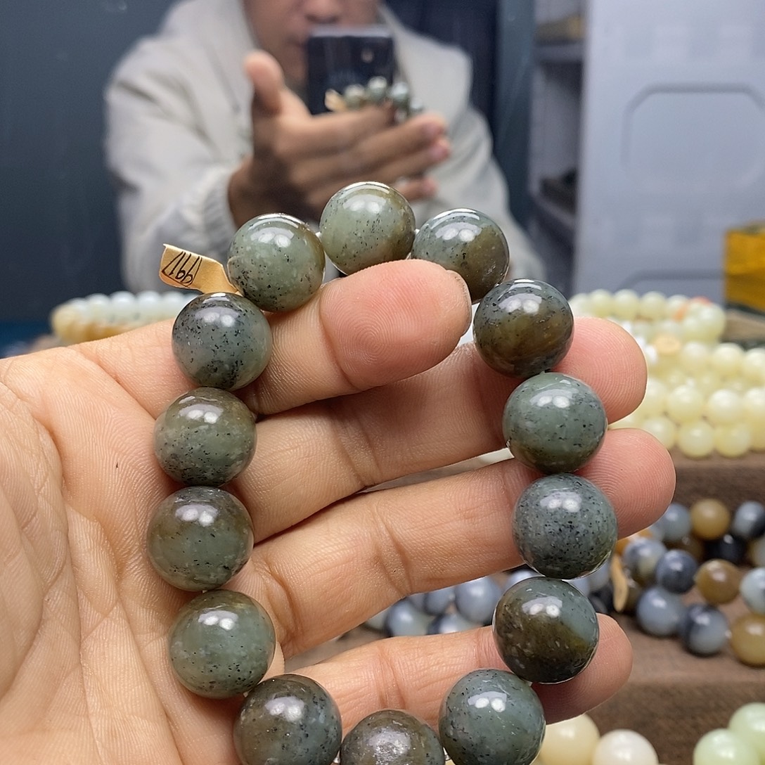 和田玉（糖玉）未镶嵌手链