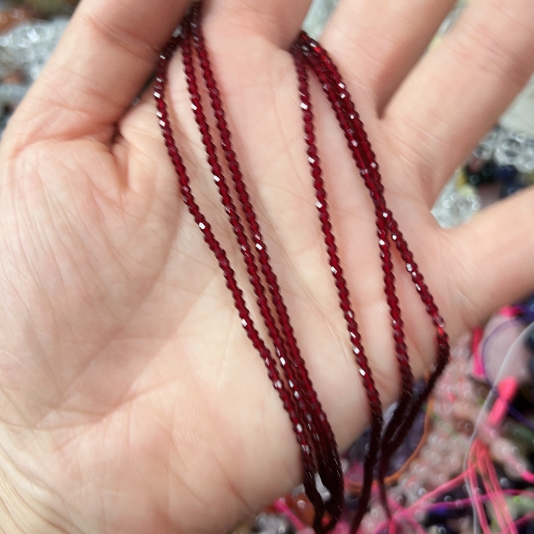 玛瑙/玉髓未镶嵌珠宝半成品，卡2石榴石3条