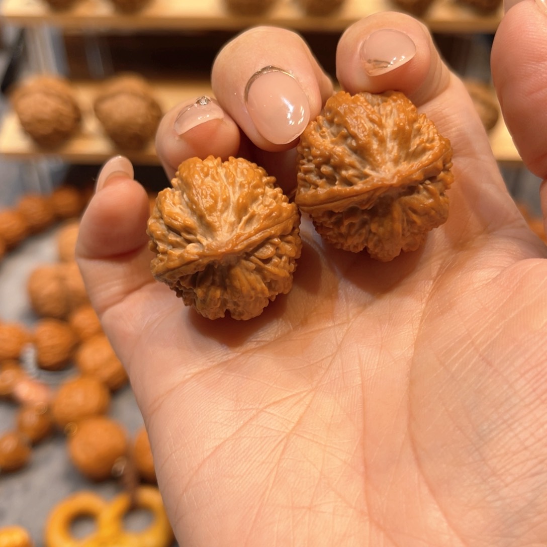 文玩核桃把件肉筋八棱 必拍款