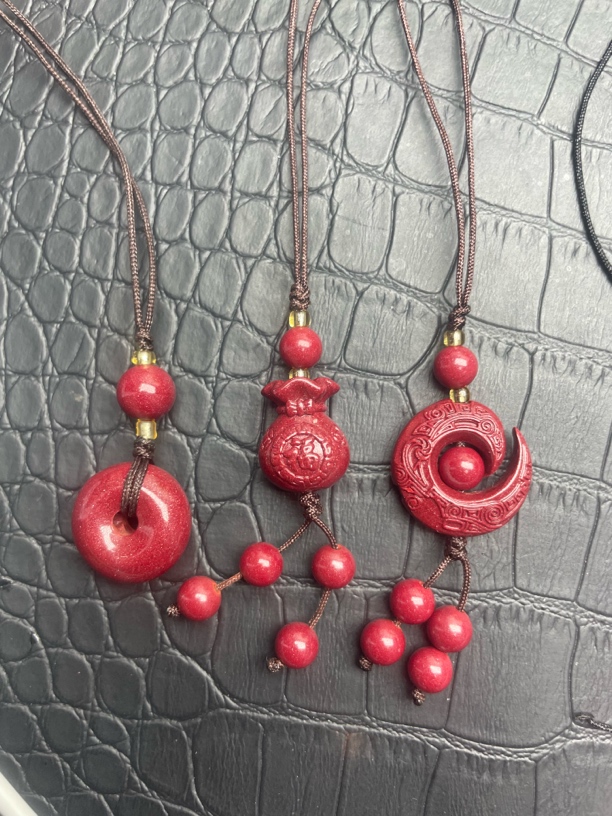 含辰砂工艺品高含量紫金砂手机挂件