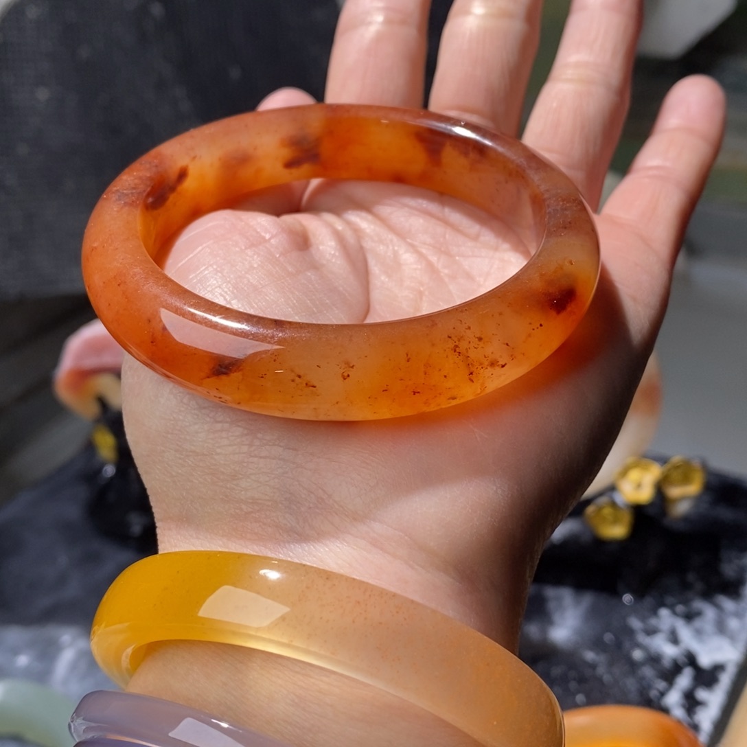 石英质玉未镶嵌手镯