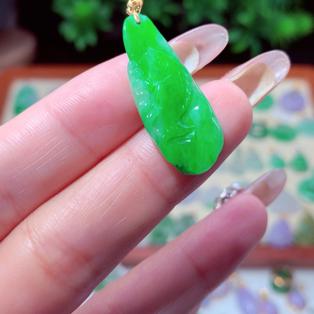 翡翠吊坠(不含链)18K金镶嵌