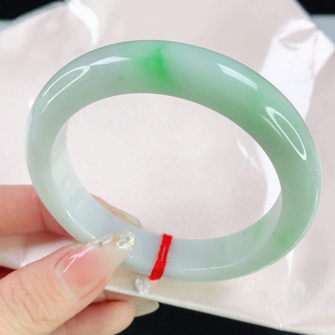 翡翠手镯未镶嵌 1023翡翠