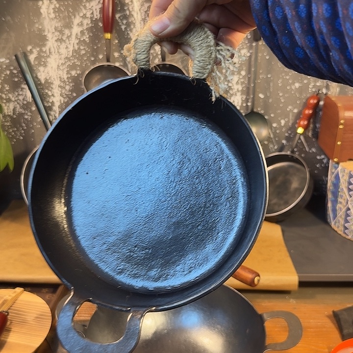 顾***她双耳平底锅清风铁铺