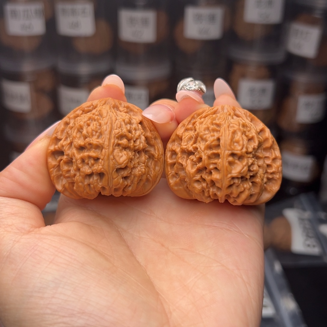 文玩核桃吊坠沉**এ南蒋石