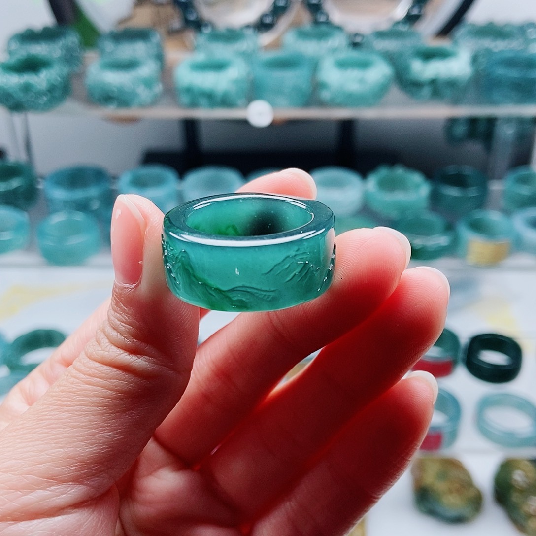 泼***塞翡翠未镶嵌戒指翡翠