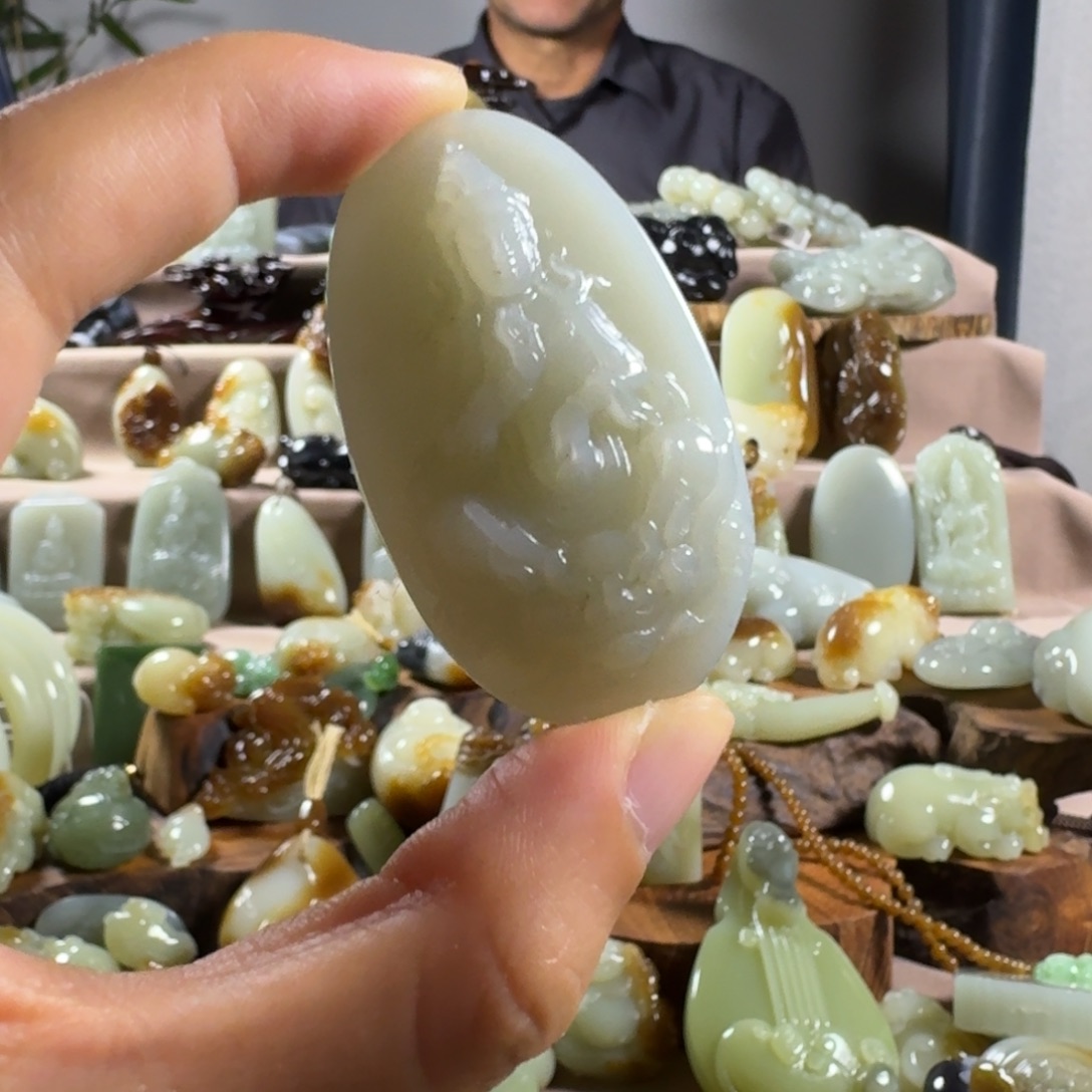 和田玉（糖玉）未镶嵌颈饰
