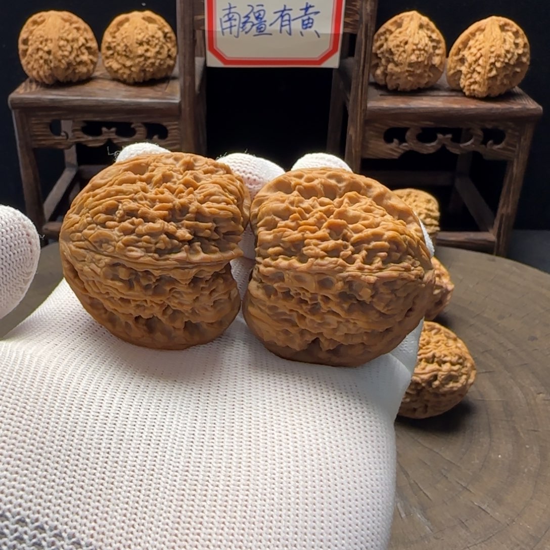 文玩核桃吊坠44球