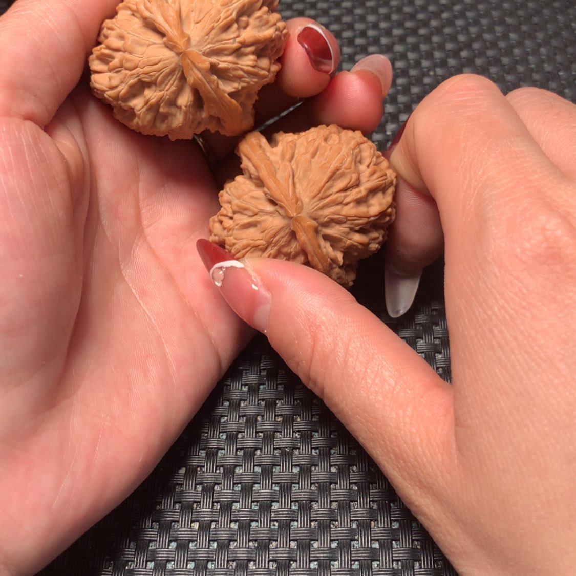 【闪购商品】文玩核桃吊坠三角白