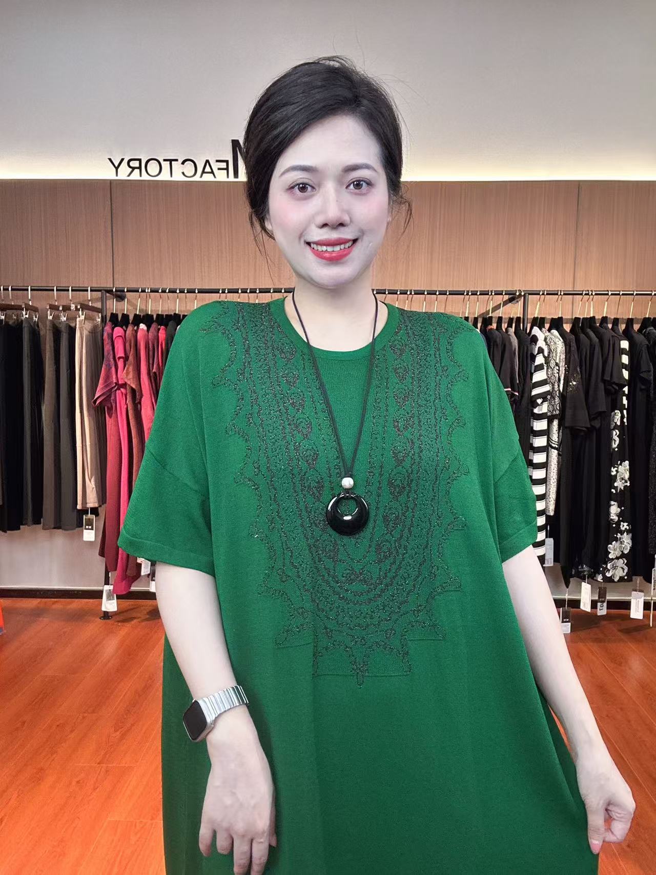 677 MM factory大码时尚显瘦夏季针织圆领KA丝提花宽松连衣裙