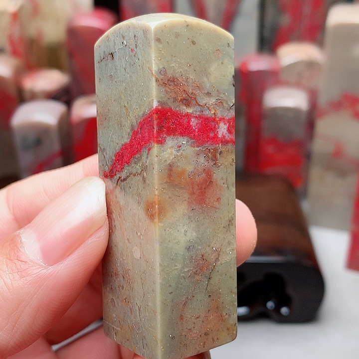 昌化石昌化鸡血石