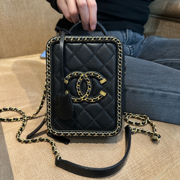 95新 Chanel/香奈儿 上海包展/竖版相机包/成色直播间为准