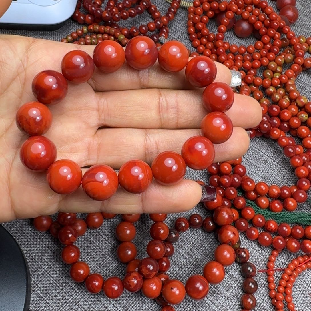 S***.南红玛瑙未镶嵌手链